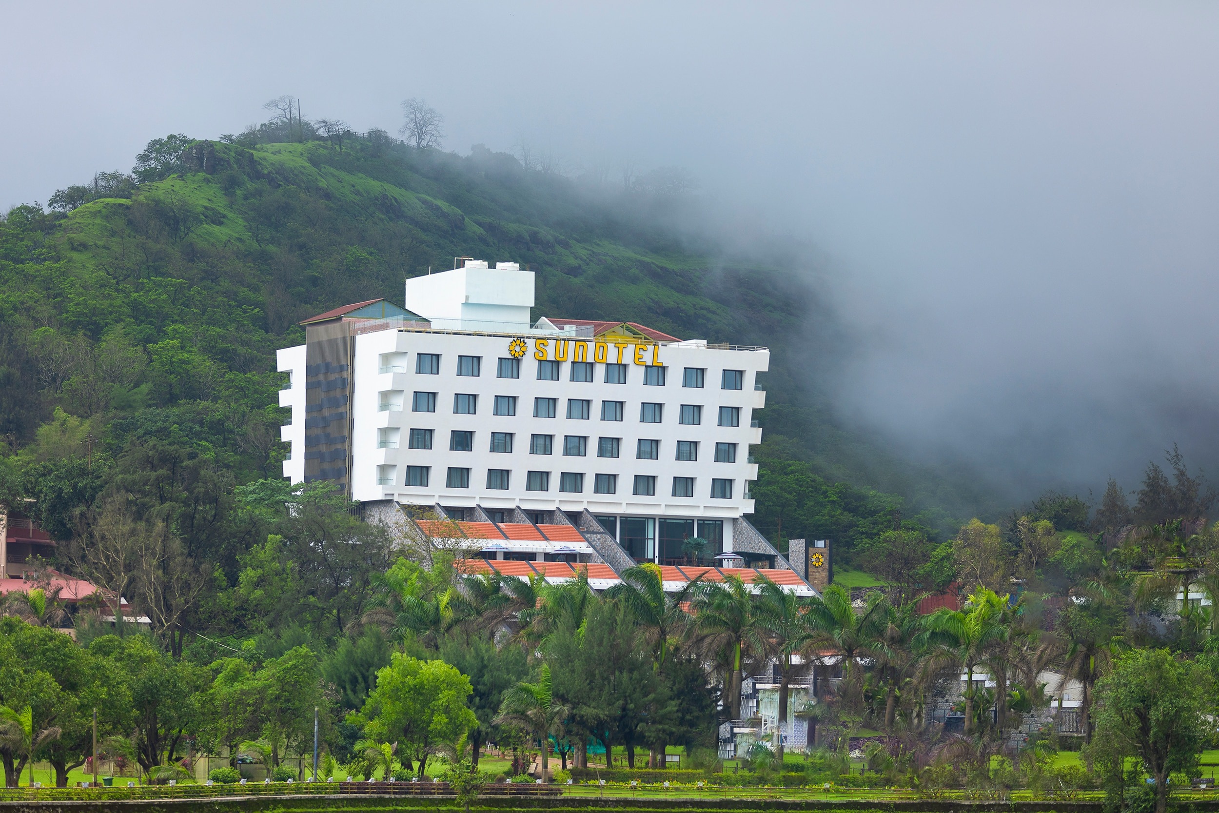 SUNOTEL HOTEL SAPUTARA